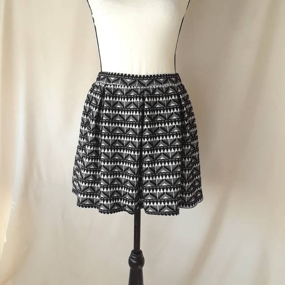 Joe B Skirts Joe B Black And White Pleated Mini Skater Skirt Poshmark joe-b-skirts-joe-b-black-and-white-pleated-mini-skater-skirt-poshmark